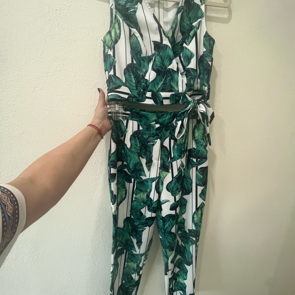 Palm Sleeves Set, Green, Black And White.